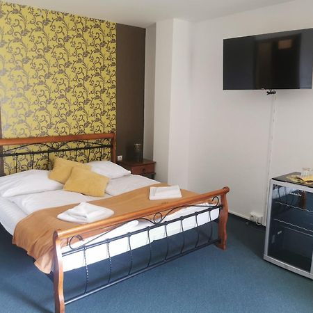 Hotel Diana Nové Mesto nad Váhom Εξωτερικό φωτογραφία
