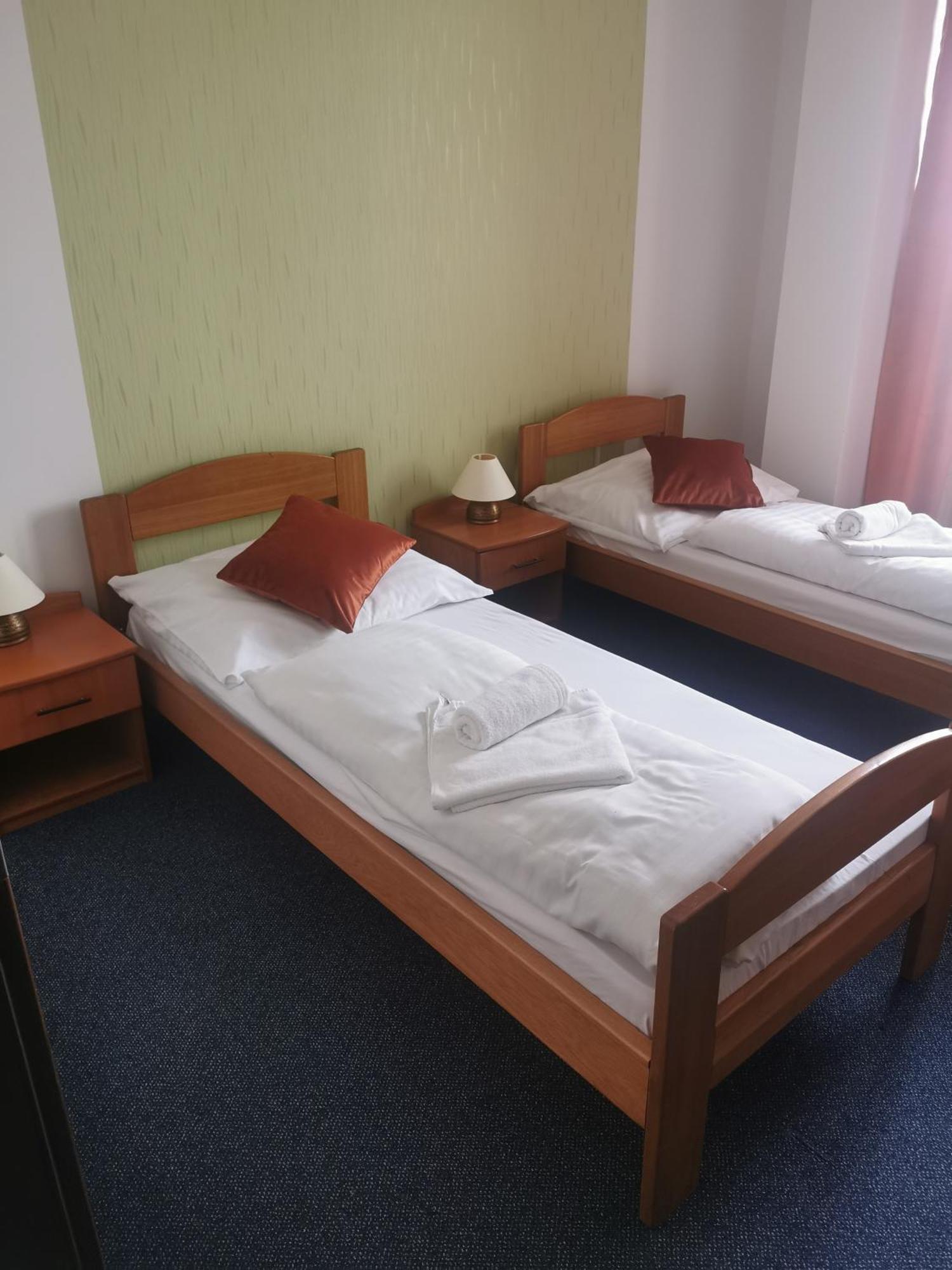 Hotel Diana Nové Mesto nad Váhom Εξωτερικό φωτογραφία