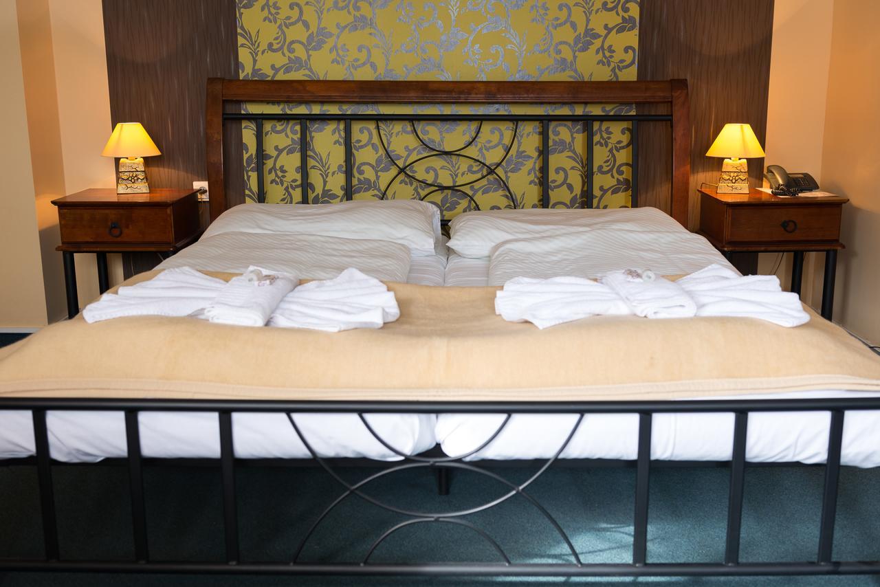 Hotel Diana Nové Mesto nad Váhom Εξωτερικό φωτογραφία